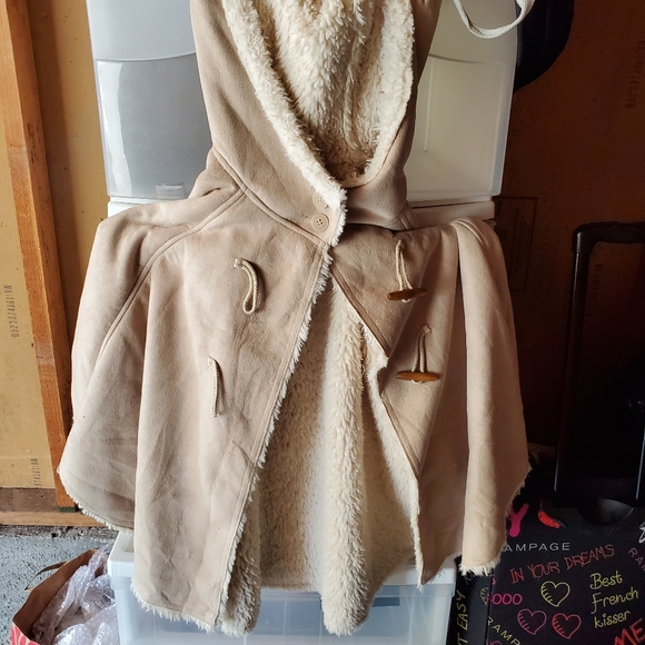 Super soft and warm sleeveless Pancho feminine - Picture 1 of 2